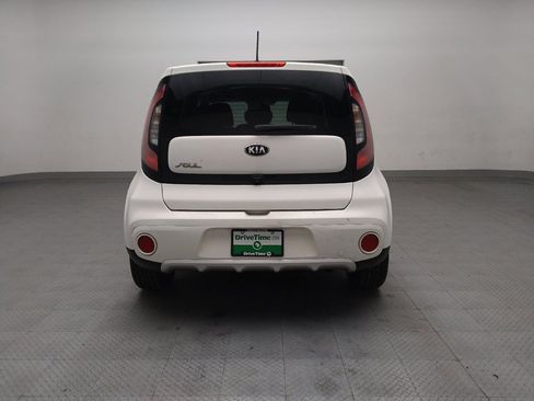Used 2018 Kia Soul + image 7