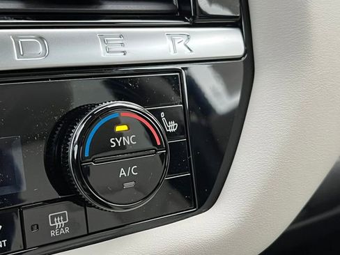 New 2026 Nissan Pathfinder SL image 24