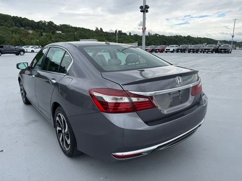 Used 2017 Honda Accord EX image 5