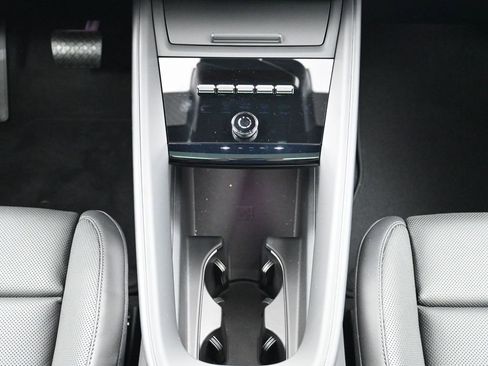 Certified 2024 Porsche Macan 4 Electric AWD/4WD image 10