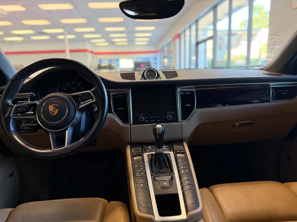 Used 2018 Porsche Macan Sport Edition AWD/4WD image 12