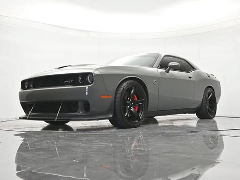 Used 2017 Dodge Challenger SRT Hellcat RWD image 37