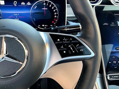 Used 2025 Mercedes-Benz GLC 350e 4MATIC image 25