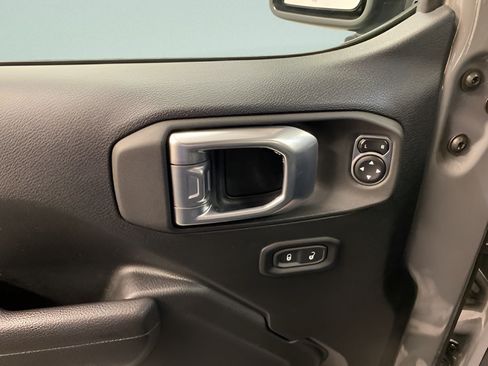 Used 2023 Jeep Wrangler Sport AWD/4WD image 17