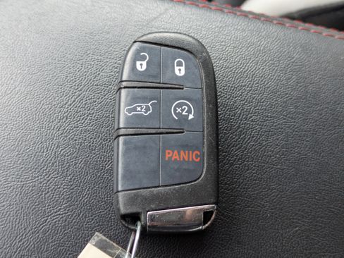 Used 2018 Jeep Compass Limited w/ Navigation Group FWD image 33