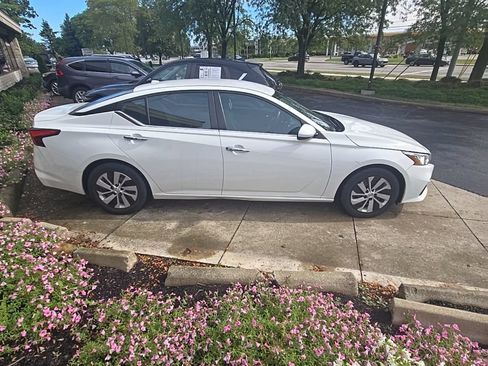 Used 2019 Nissan Altima 2.5 S FWD image 6