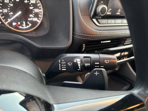 Used 2021 Nissan Rogue SV AWD/4WD image 30