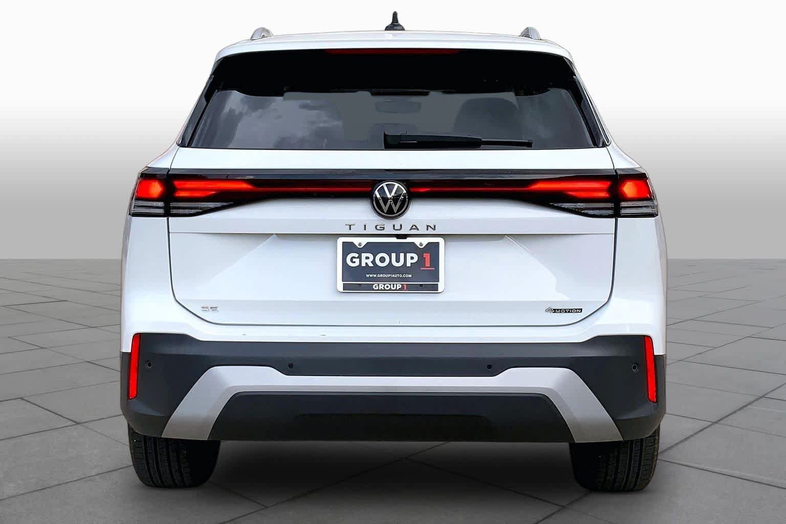 Used 2026 Volkswagen Tiguan SE AWD/4WD image 5