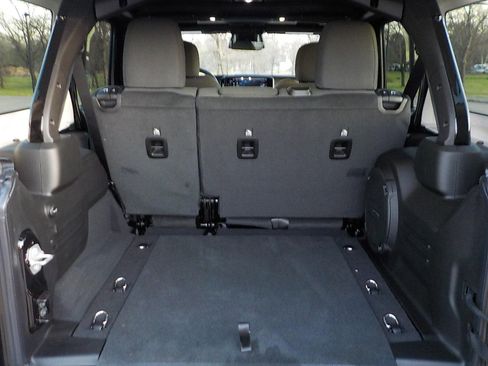 New 2026 Jeep Wrangler Unlimited Rubicon w/ Steel Bumper Group image 7