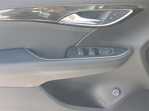 Used 2023 Buick Envision Preferred image 16