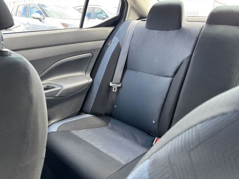 Used 2025 Nissan Versa SV image 39