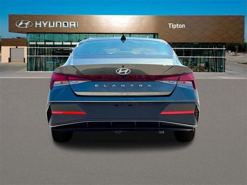 New 2024 Hyundai Elantra SEL image 6
