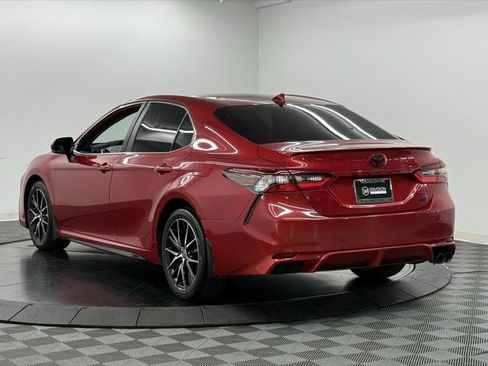 Certified 2022 Toyota Camry SE image 10