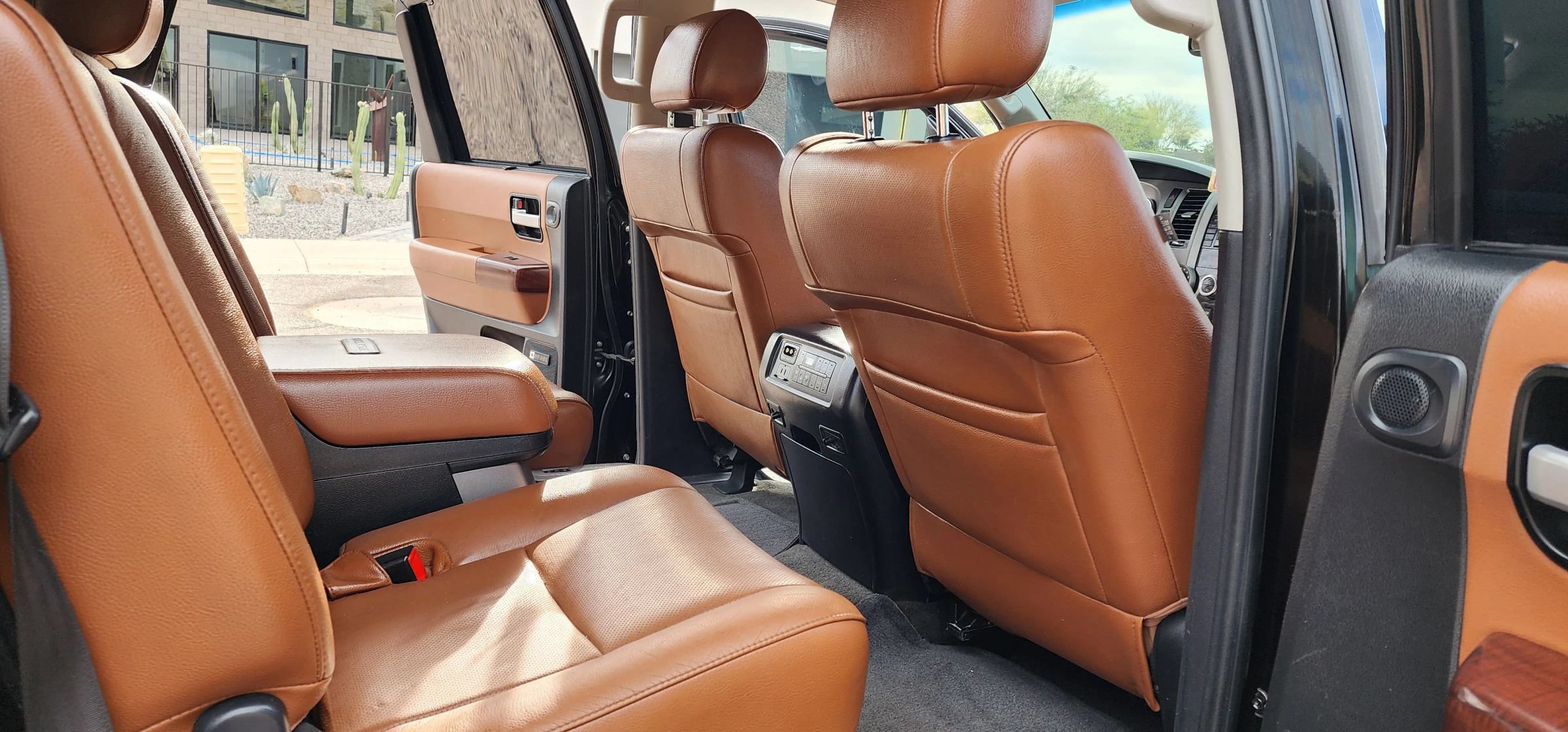 Used 2012 Toyota Sequoia Platinum AWD/4WD image 18