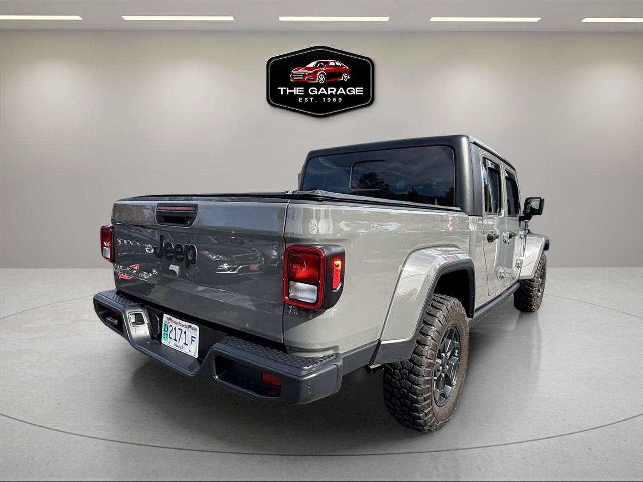 Used 2021 Jeep Gladiator Sport AWD/4WD image 5