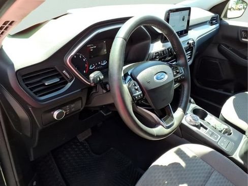 Certified 2022 Ford Escape SE w/ Cold Weather Package AWD/4WD image 16