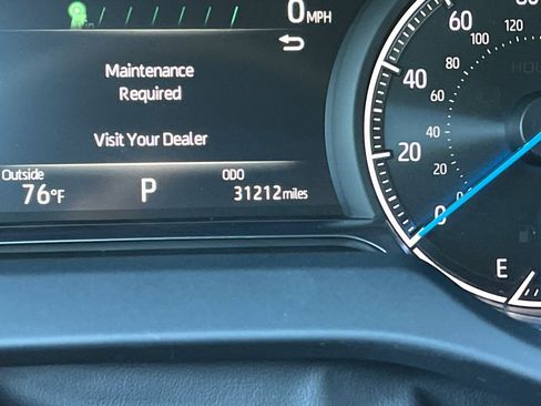 Certified 2024 Toyota Venza XLE image 32