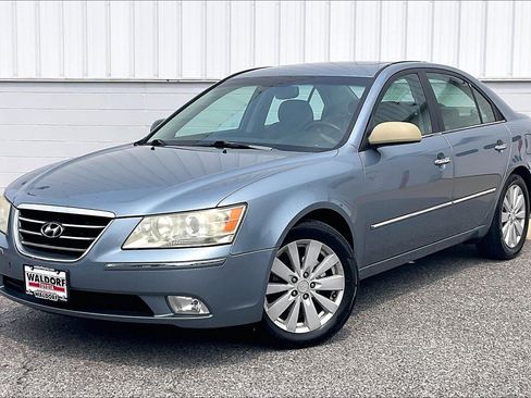 Used 2010 Hyundai Sonata Limited FWD image 2