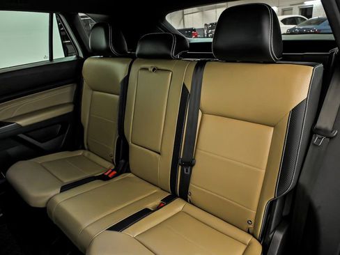 Used 2022 Volkswagen Atlas Cross Sport SE image 13