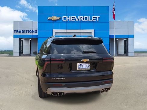 Certified 2026 Chevrolet Traverse LT FWD image 8