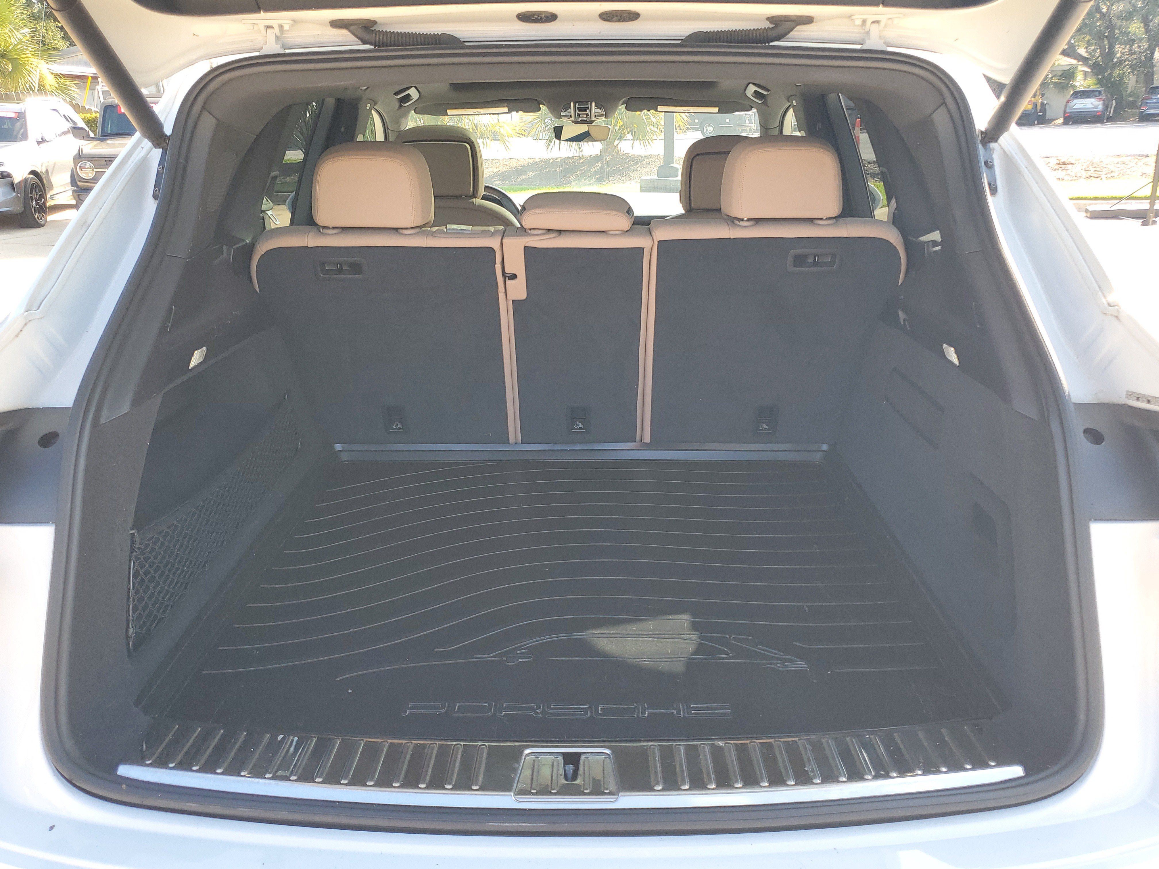 Used 2023 Porsche Cayenne Platinum Edition AWD/4WD image 35