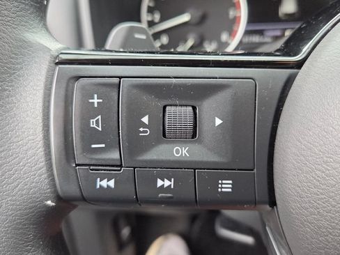 Used 2021 Nissan Rogue SV FWD image 23