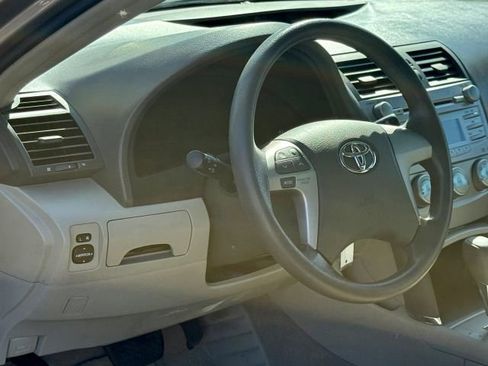 Used 2009 Toyota Camry LE FWD image 18