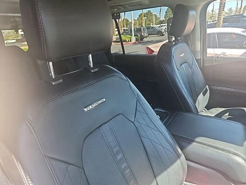 Used 2020 Ford Expedition Platinum image 3
