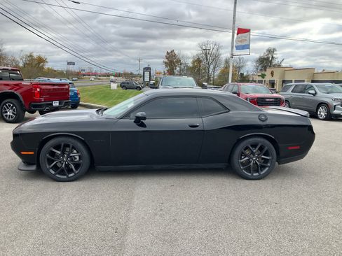 Used 2021 Dodge Challenger R/T w/ Blacktop Package image 4