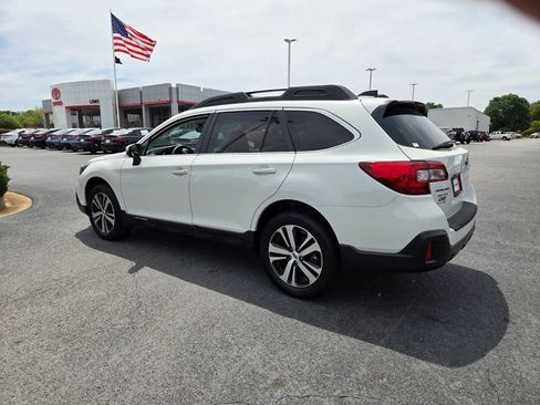 Used 2018 Subaru Outback 2.5i Limited image 9
