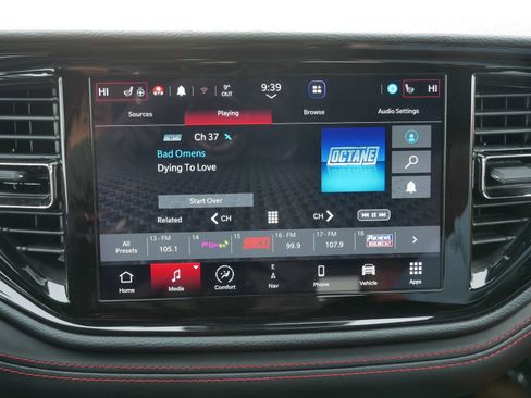 Used 2023 Dodge Durango GT image 23