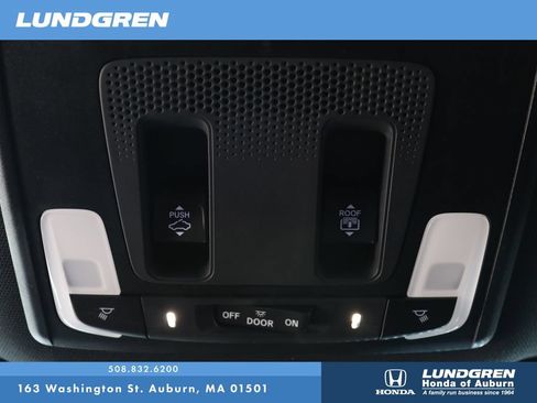 Used 2025 Honda Pilot TrailSport image 30