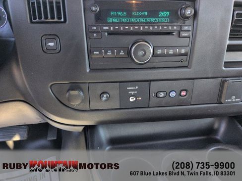 Used 2016 Chevrolet Express 2500 image 21