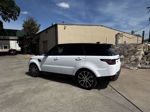 Used 2020 Land Rover Range Rover Sport HSE AWD/4WD image 3