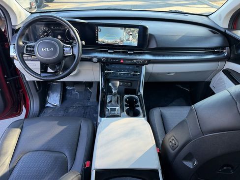 Used 2024 Kia Carnival SX Prestige FWD image 27