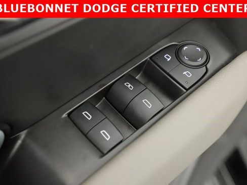 Used 2025 Chevrolet Colorado ZR2 w/ Technology Package image 10