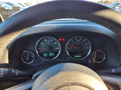 Used 2018 Jeep Wrangler Rubicon w/ Connectivity Group image 9