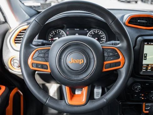Used 2020 Jeep Renegade Latitude w/ UConnect 8.4 Nav Group image 33