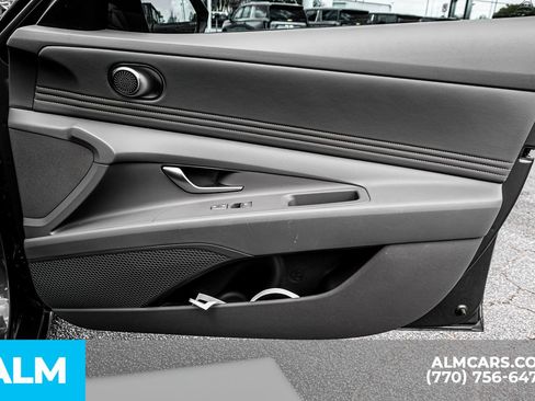 Used 2025 Hyundai Elantra Sport image 44