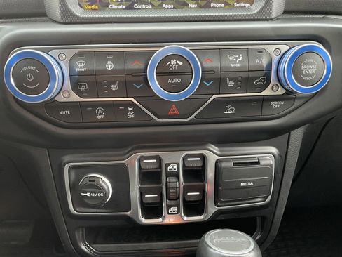 Certified 2022 Jeep Gladiator Overland w/ Popular Equipment Package image 23