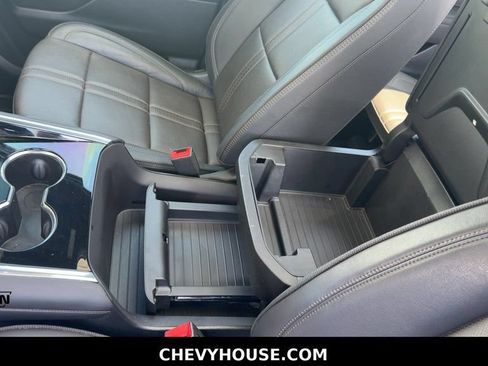 Used 2025 Chevrolet Tahoe High Country RWD image 33
