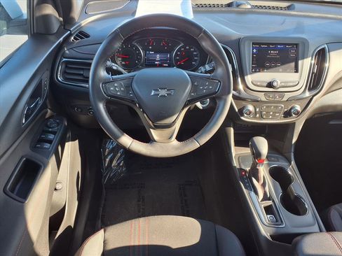 Used 2022 Chevrolet Equinox RS image 3