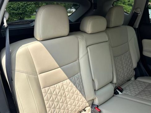 Used 2024 Nissan Murano Platinum w/ Cargo Package AWD/4WD image 32