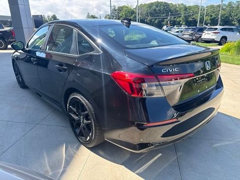 Used 2023 Honda Civic Sport image 5