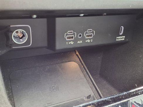 Used 2022 Jeep Wagoneer Series III w/ Premium Group I image 15