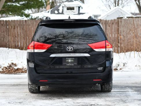 Used 2012 Toyota Sienna Limited image 5