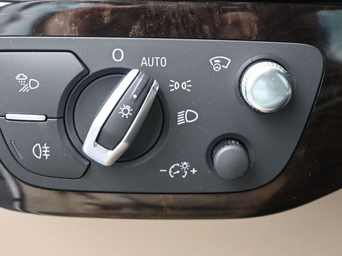 Used 2018 Audi Q7 3.0T Prestige w/ Prestige Package image 28