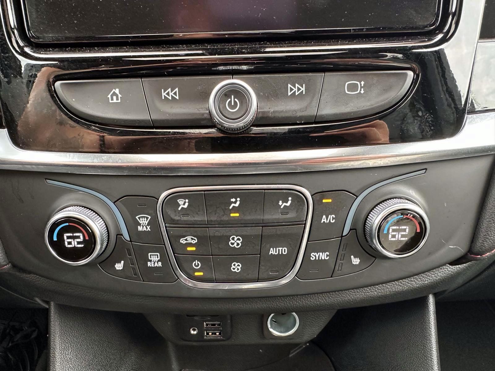 Used 2023 Chevrolet Traverse RS AWD/4WD image 23