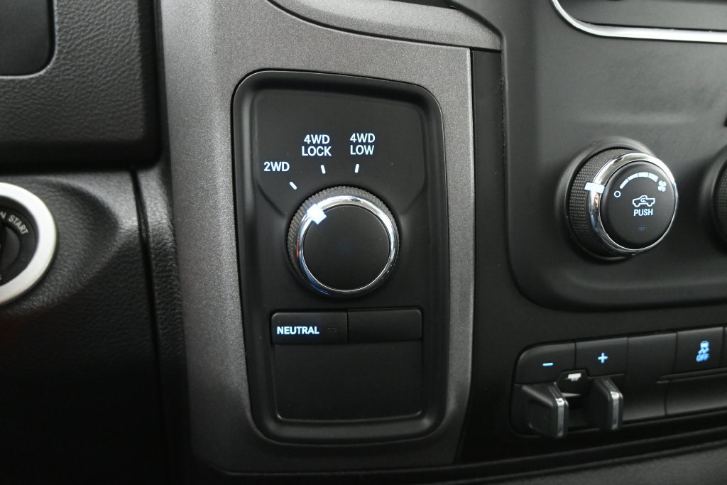 Used 2014 RAM 3500 Tradesman w/ Chrome Appearance Group AWD/4WD image 30