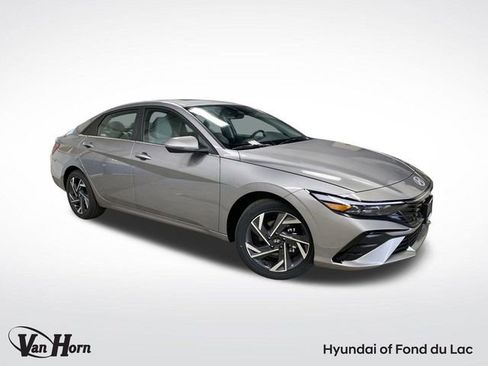 New 2025 Hyundai Elantra Limited image 1